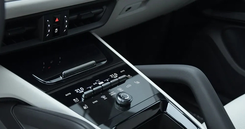 Porsche Cayenne cena 624900 przebieg: 22, rok produkcji 2023 z Krapkowice małe 436